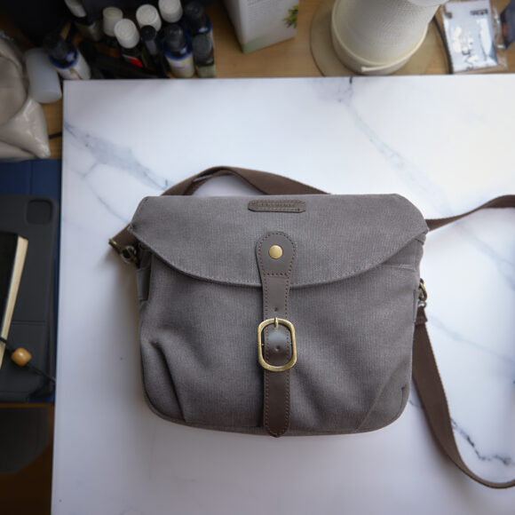 Chris Gampat The Phoblographer Bagsmart Canvas Camera Case product images 2.81-100s200 3