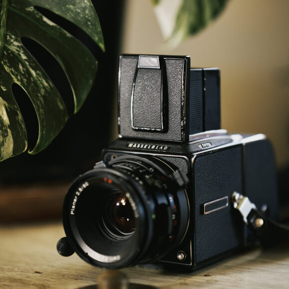 Chris Gampat The Phoblographer Hasselblad 500C with the CFV 100C review product images 21-200s400